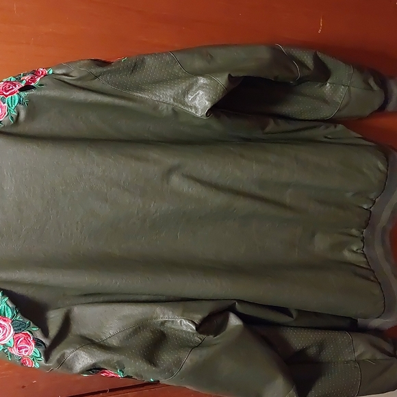 Jacket - Picture 3 of 3